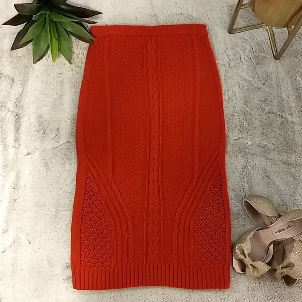 Midi cable knit skirt